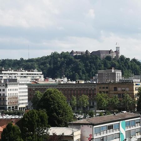 Corner Tower // Prijetno Stanovanje Za 4 Osebe + Free Parking Ljubljana Eksteriør bilde