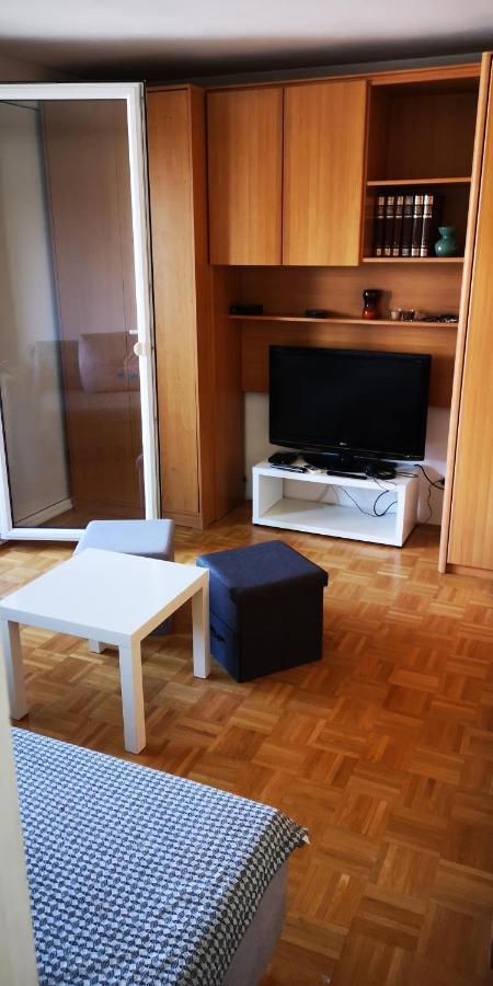 Corner Tower // Prijetno Stanovanje Za 4 Osebe + Free Parking Ljubljana Eksteriør bilde