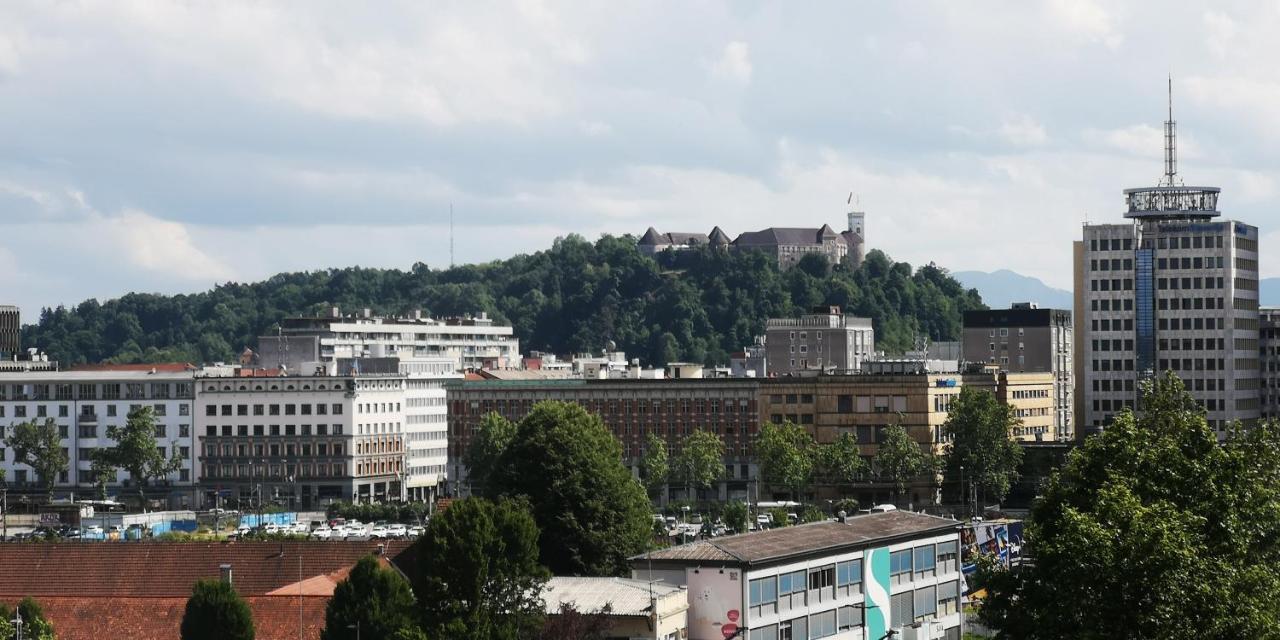 Corner Tower // Prijetno Stanovanje Za 4 Osebe + Free Parking Ljubljana Eksteriør bilde